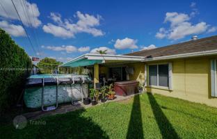 4-bedroom house 265 m² in West End for $720,000