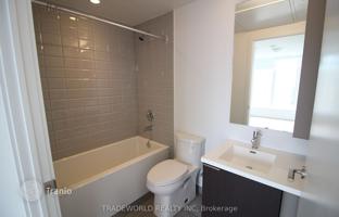 5-bedroom apartment in College Street for C$1,354,000