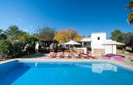 Historic villa with a swimming pool, a garden and a guest house, Santa Gertrudis, Spain for 6,900 € per week