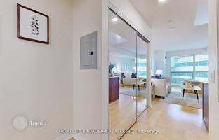 3-bedroom apartment in Bay Street for C$724,000
