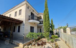 5-bedroom cottage in Limassol for 680,000 €
