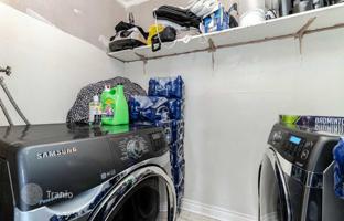 6-bedroom apartment in Etobicoke for C$972,000