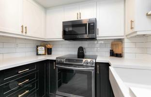 5-bedroom apartment in Old Toronto for C$948,000