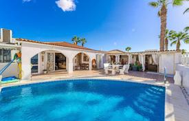 Charming house with a pool and ocean views in Amarilla Golf, Tenerife, Spain for 615,000 €
