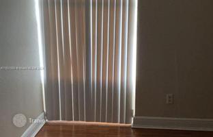 2-bedroom apartments in condo 89 m² in North Miami for $300,000