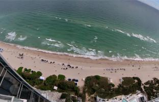 4-bedroom apartments in condo 231 m² in Collins Avenue for $3,990,000