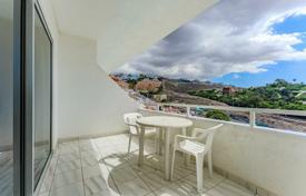 Sunny studio apartment in a complex with a swimming pool in Costa Adeje, Tenerife, Spain for 179,000 €