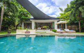 Light and spacious villa with a swimming pool in the area of Kerobokan, Bali, Indonesia for 3,550 € per week