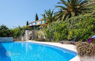 5-bedroom villa 315 m² in Budva city for 1,250,000 €