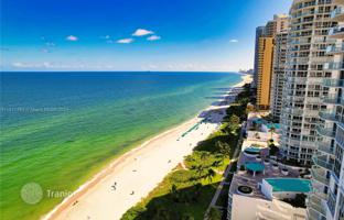 2-bedroom apartments in condo 164 m² in Collins Avenue for $1,100,000