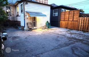 10-bedroom house in York for C$1,157,000