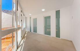 Renovated two-bedroom apartment in Acantilado de los Gigantes, Tenerife, Spain for 169,000 €