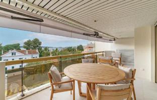 Spacious stylish apartment with parking spaces in Palm Beach Port, Cannes, France for 1,980,000 €