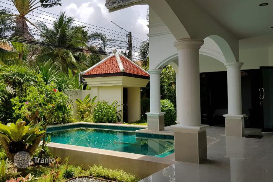 beautiful house with garden and swimming pool