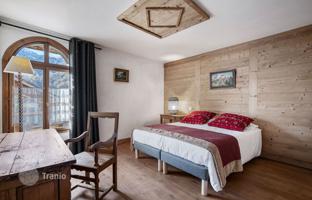 5-bedroom mansion 206 m² in Saint-Martin-de-Belleville for 2,100,000 €