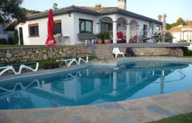 Bright villa with a terrace, a pool and sea views, near the beach, Benalmadena, Andalusia, Spain for 965,000 €