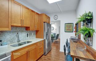 2-bedroom apartments in condo 109 m² in South Ocean Drive for $639,000