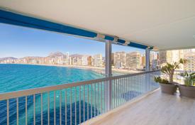 Two-bedroom apartment on the seafront in Benidorm, Alicante, Spain for 499,000 €