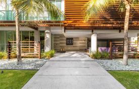 Condo – West Avenue, Miami Beach, Florida,  USA for 349,000 €