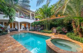 Comfortable villa with a plot, a swimming pool, a garage and a terrace, Miami, USA for $2,290,000