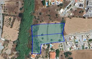 Land plot 7,358 m² in Pyrgos for 1,040,000 €