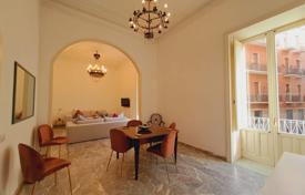 Elegant Apartment in Historic Palace, Heart of Ortigia for 500,000 €