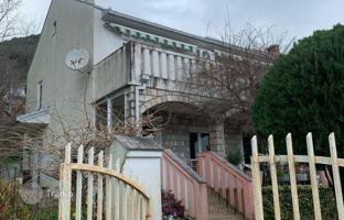 3-bedroom cottage 136 m² in Bijela for 320,000 €