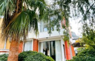 1-bedroom villa 120 m² in Kemer for $281,000