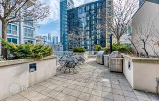 7-bedroom apartment in Wellington Street West for C$1,318,000