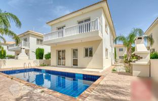 3-bedroom villa 176 m² in Famagusta for 500,000 €