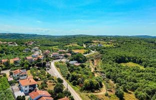 Land plot 585 m² in Buje for 155,000 €