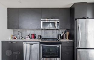 2-bedroom apartment in Roehampton Avenue for C$937,000