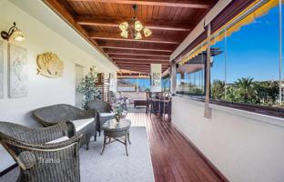Three-bedroom penthouse near the beach and port in Marbella, Malaga, Spain for 525,000 €