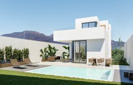 Two-storey furnished villa with a pool in Alicante, Spain for 540,000 €