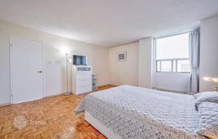 6-bedroom apartment in Etobicoke for C$860,000