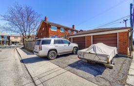 Terraced house – Dufferin Street, Toronto, Ontario,  Canada for C$1,464,000