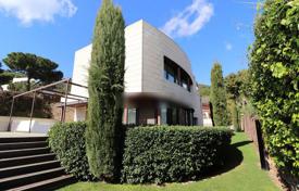 Luxury three-storey villa with a pool in the exclusive area of Pedralbes, Barcelona, Spain. Price on request