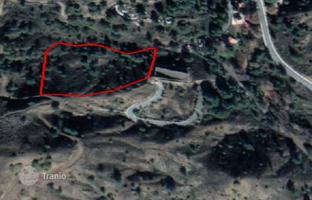 Land plot 9,365 m² in Kato Platres for 480,000 €