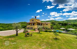 4-bedroom house 300 m² in Motovun for 650,000 €