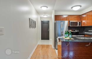 5-bedroom apartment in Yonge Street for C$952,000