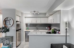 6-bedroom apartment in The Esplanade for C$844,000