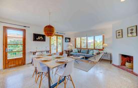 Renovated apartment with exquisite finishes, with terrace, by the sea in Colonia de San Jordi for 295,000 €