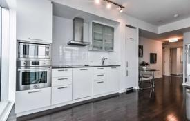 Apartment – York Street, Old Toronto, Toronto,  Ontario,   Canada for C$870,000