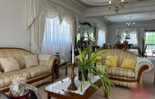 4-bedroom villa 325 m² in Larnaca for 850,000 €