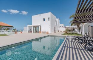 5-bedroom villa 450 m² in Costa Adeje for 2,100,000 €