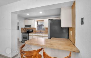 2-bedroom house 101 m² in Hialeah for $545,000