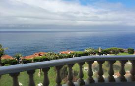 Two-bedroom apartment with panoramic ocean views in Puerto de la Cruz, Tenerife, Spain for 245,000 €