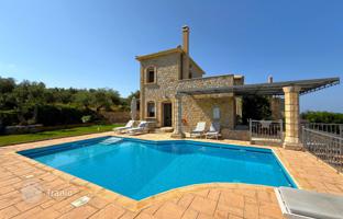 Three-storey house with a swimming pool and sea views in Messinia, Peloponnese, Greece for 580,000 €