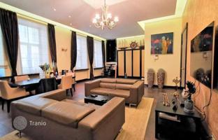 5-room apartment 247 m² in Central District for 988,000 €
