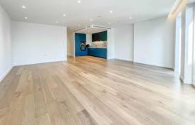 Three-bedroom apartment with a balcony in a new residence with a swimming pool, in central London, UK for £1,628,000